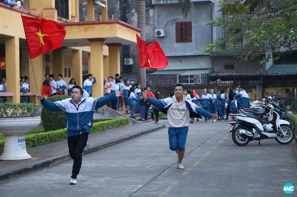 Throwback Chuyên Nguyễn Trãi hòa nhịp đập cùng U23 Việt Nam