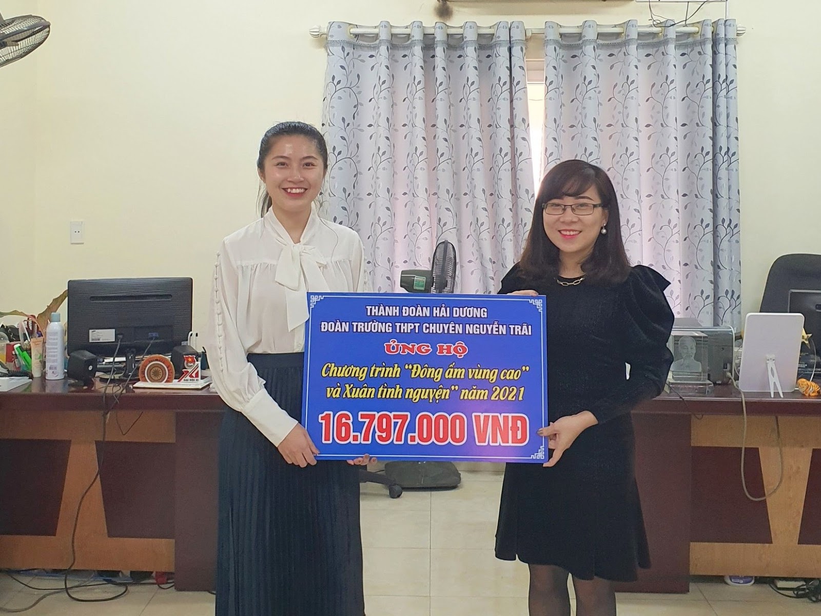 Chương trình ủng hộ “Đông ấm vùng cao” và “Xuân tình nguyện” năm 2021 tại trường THPT Chuyên Nguyễn Trãi